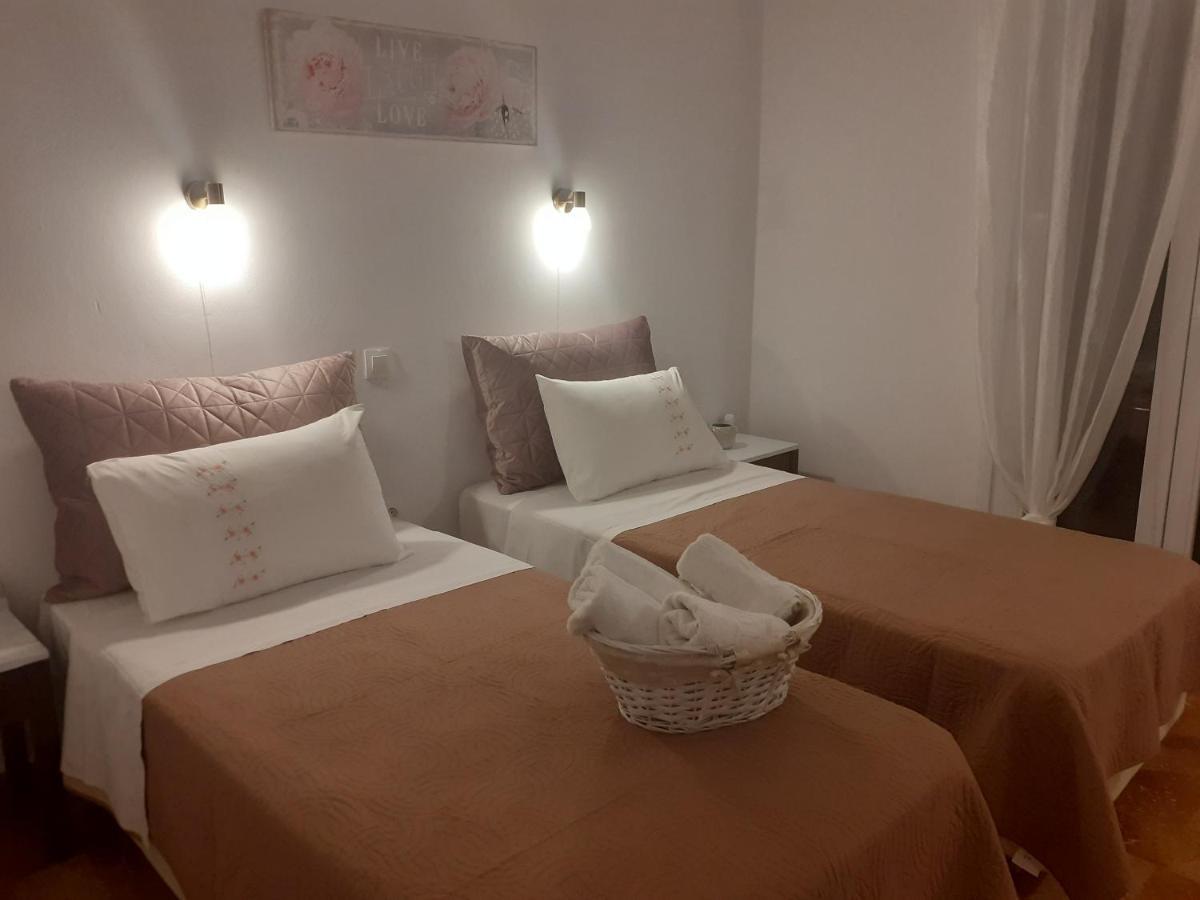 Marili Downstairs Apartments Roda  Ngoại thất bức ảnh